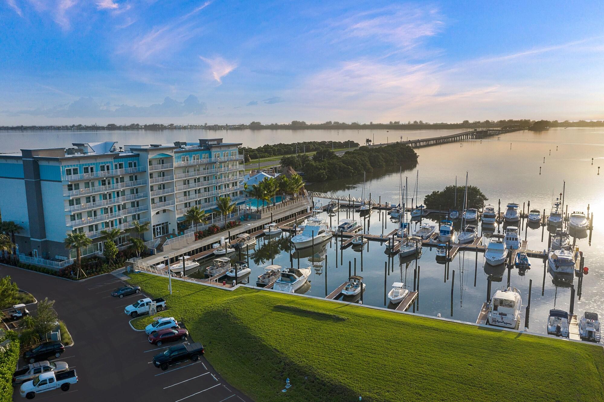 Compass Hotel By Margaritaville Anna Maria Sound Bradenton Exterior photo